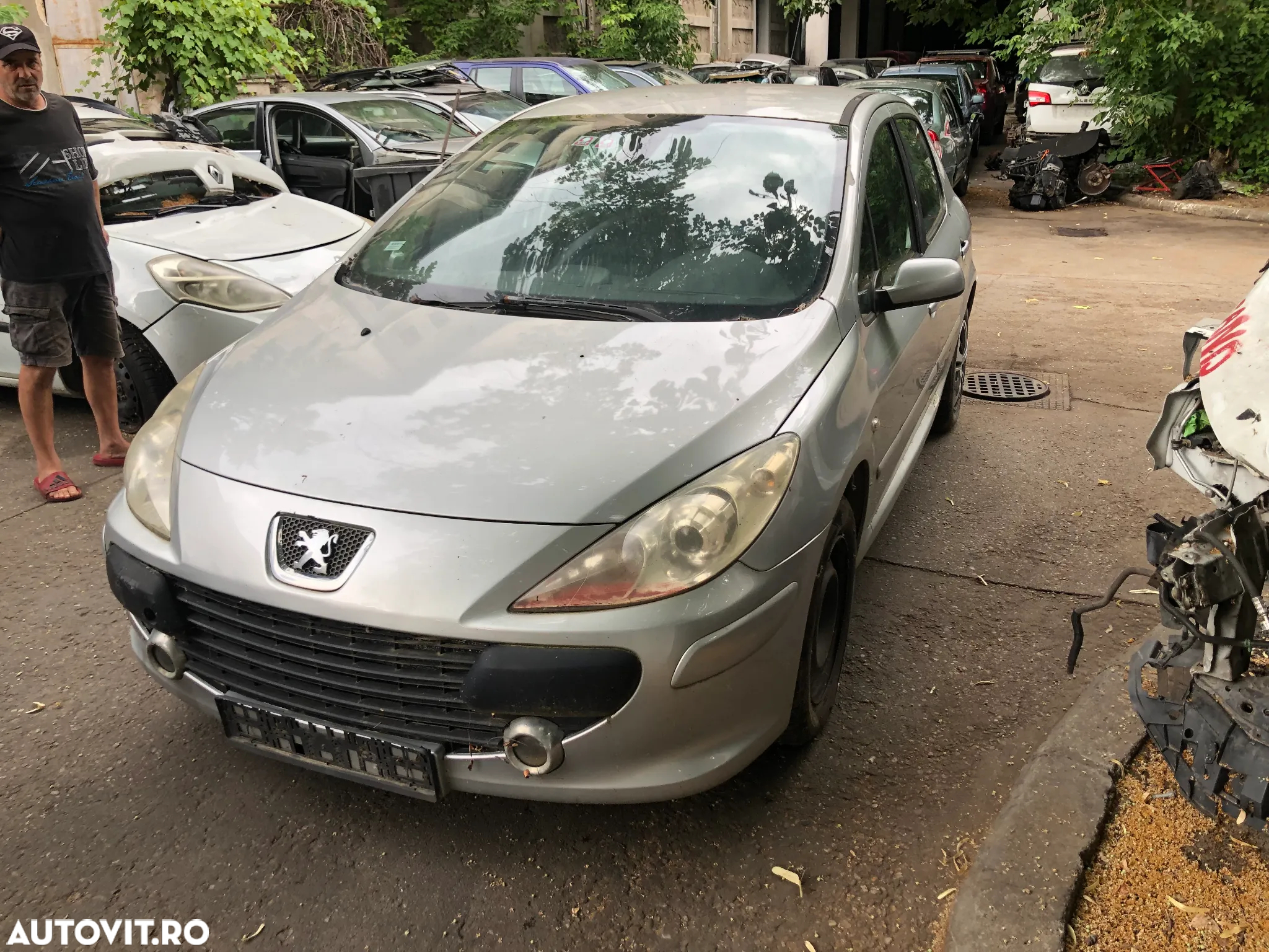Dezmembrez Peugeot 307 facelift gri argintiu 2006 benzina - 3