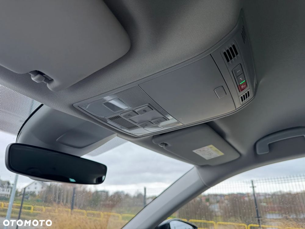 Skoda Superb 2.0 TDI DSG Ambition - 33