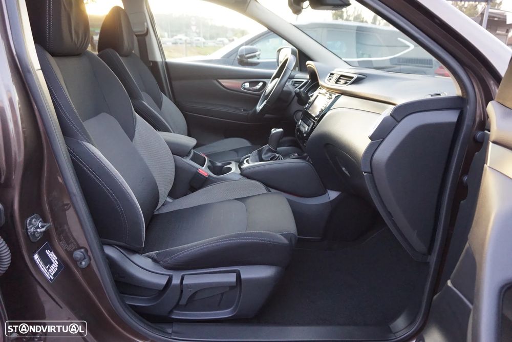 Nissan Qashqai 1.6 dCi N-Connecta 18 Xtronic - 25