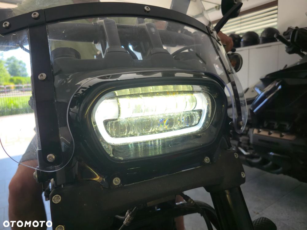 Harley-Davidson Softail Fat Bob - 30
