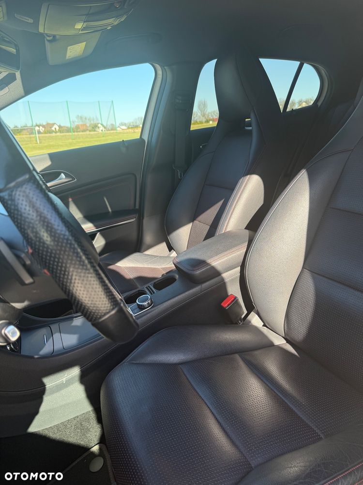 Mercedes-Benz GLA 250 4-Matic - 10