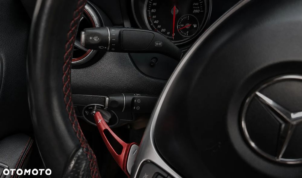 Mercedes-Benz CLA 250 4-Matic AMG Line - 10