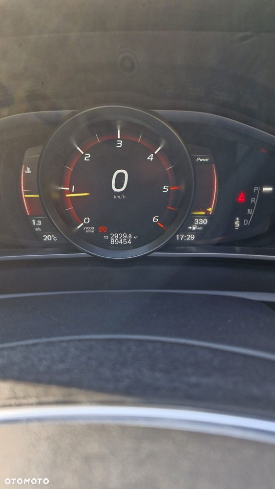 Volvo V40 D3 Drive-E R-Design Momentum - 21