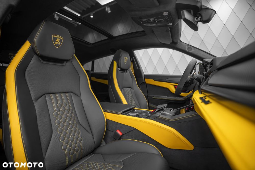 Lamborghini Urus - 16