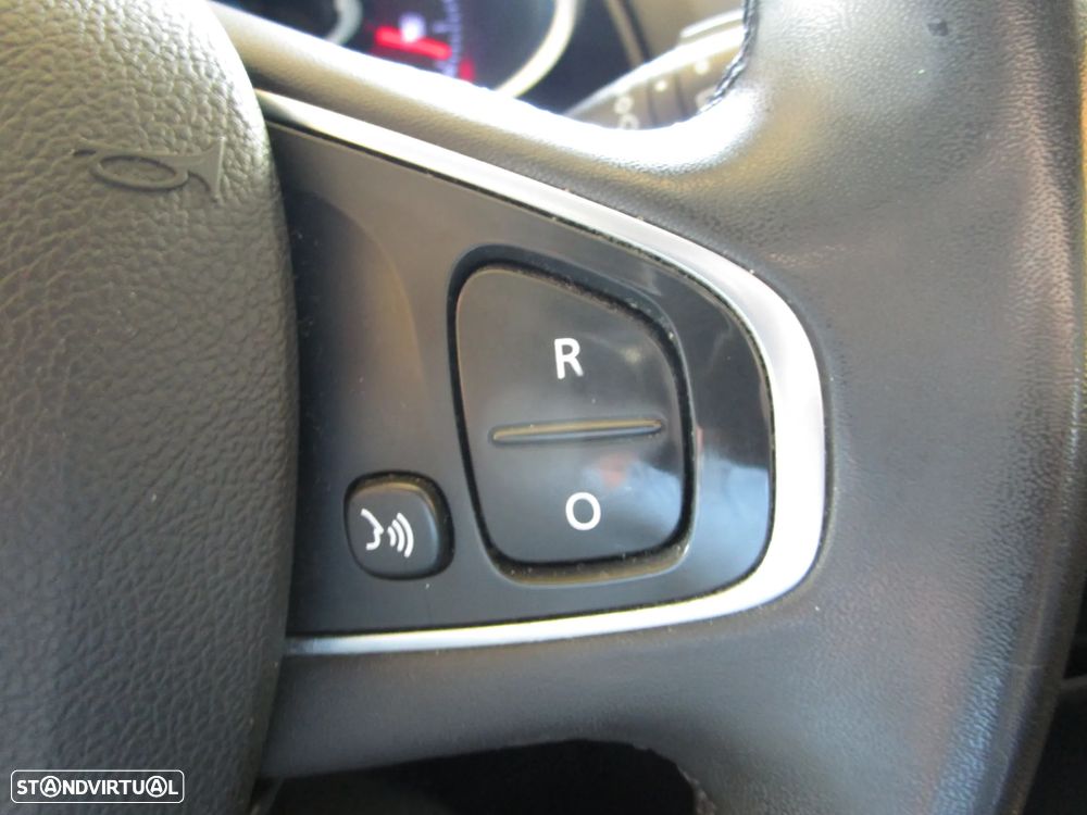 Renault Clio Sport Tourer 1.2 TCe GT Line - 27