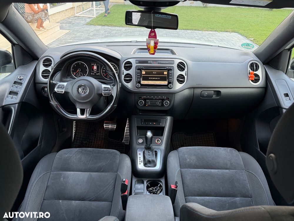 Volkswagen Tiguan 2.0 TDI 4Motion DSG Sport & Style - 11