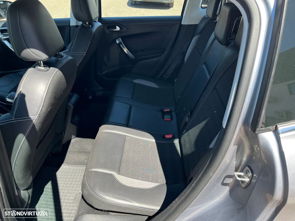 Peugeot 2008 1.6 BlueHDi Style - 11