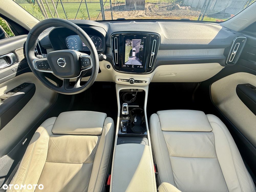 Volvo XC 40 B4 B AWD Inscription - 10