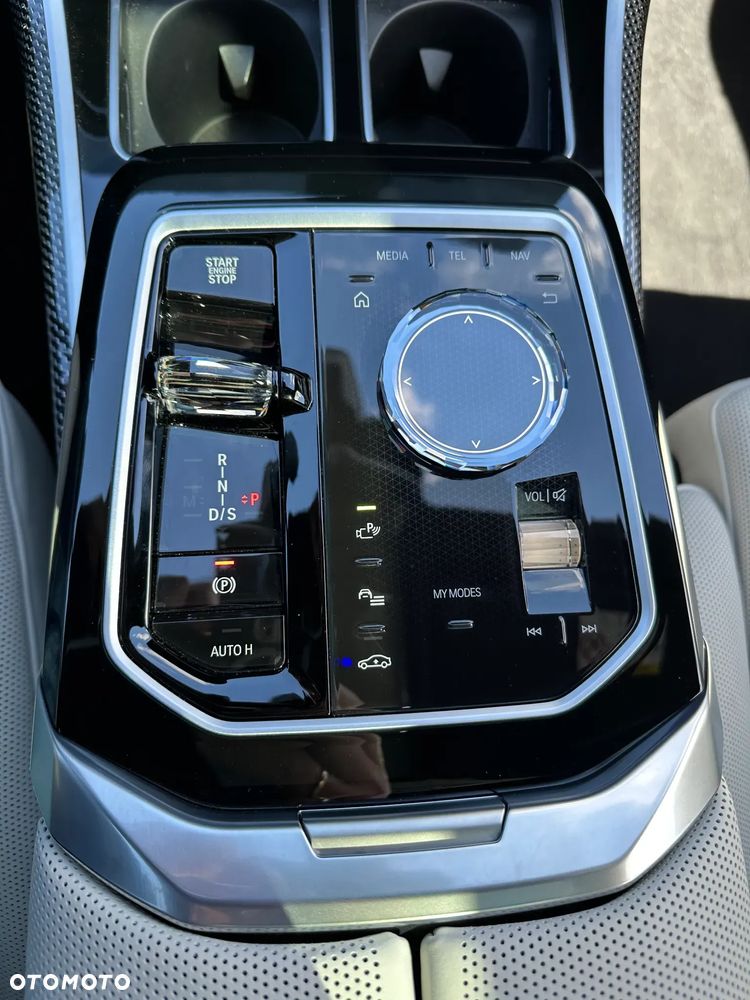 BMW Seria 7 M760e PHEV xDrive sport - 18