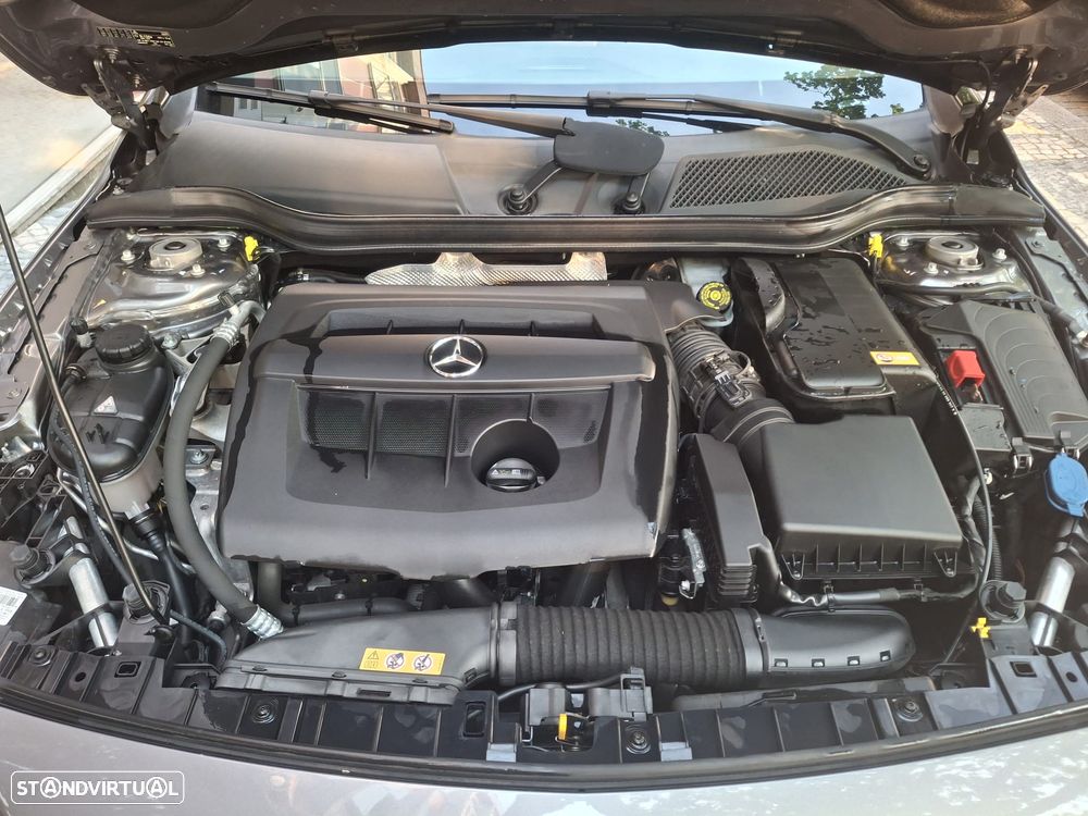 Mercedes-Benz GLA 180 d Urban - 12