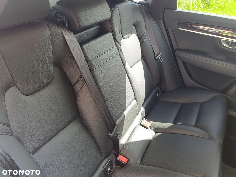 Volvo V90 D4 Momentum - 20