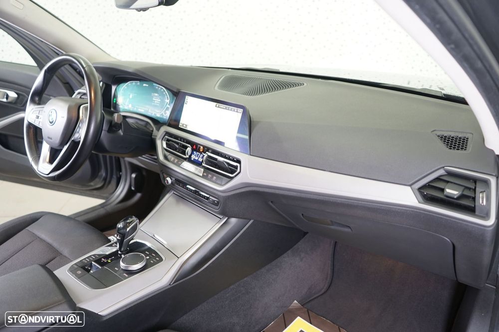 BMW 330 e Aut. Sport Line - 16