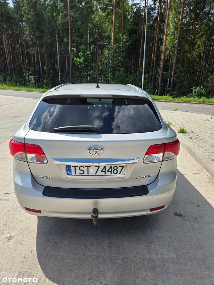Toyota Avensis 2.0 D-4D Comfort - 4
