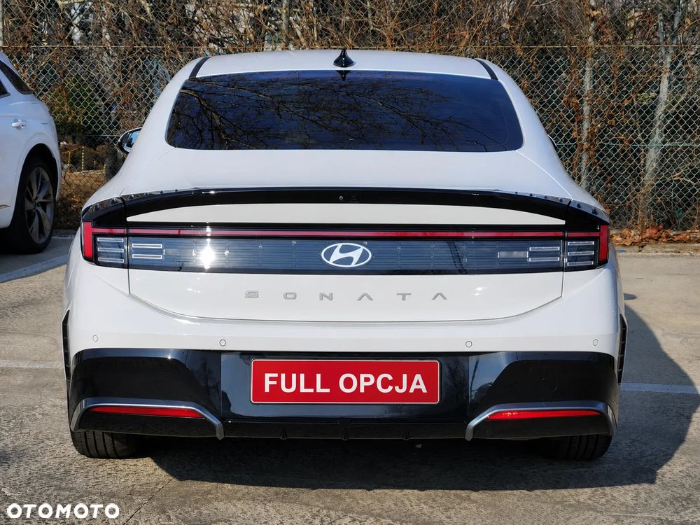 Hyundai Sonata - 4