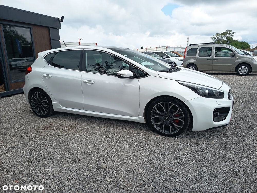 Kia Ceed 1.6 T-GDI GT - 12