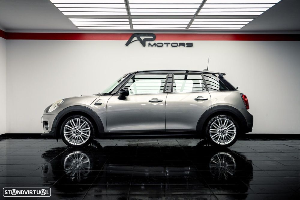 MINI 5 Portas Cooper D Auto - 6