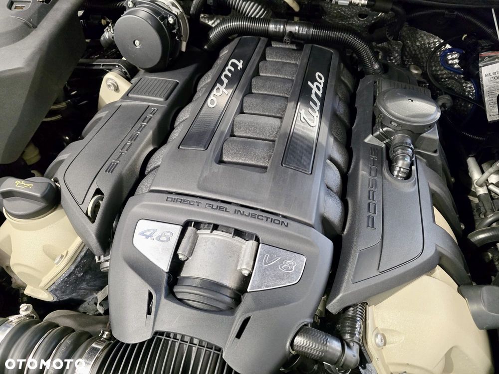 Porsche Cayenne Turbo Tiptronic S - 34