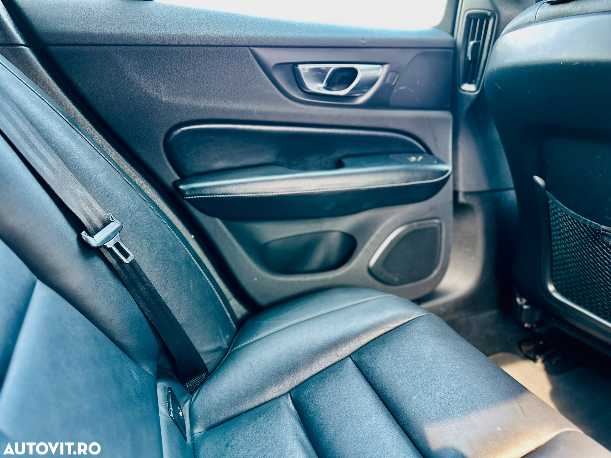Volvo V60 T5 Geartronic Momentum - 33