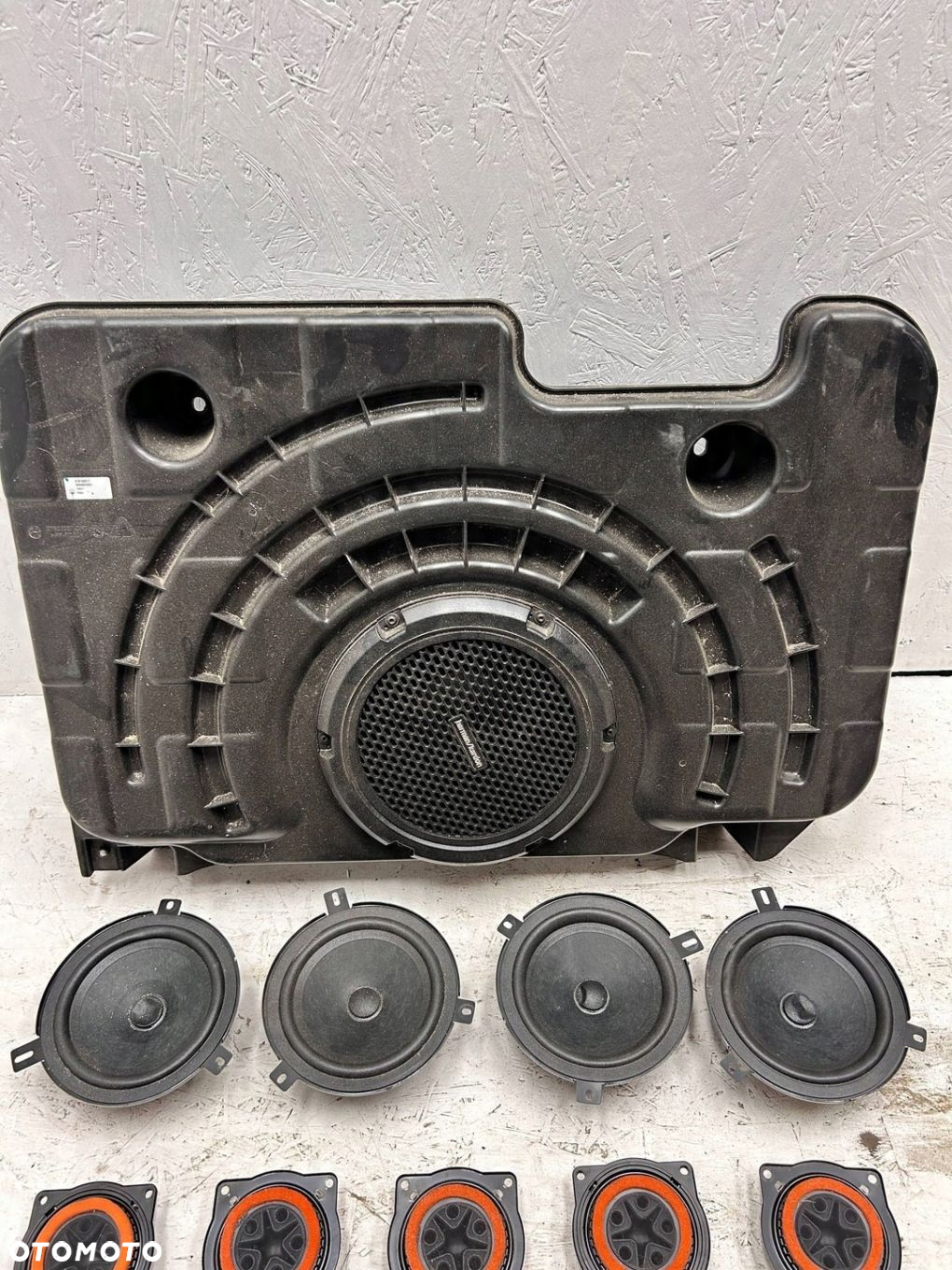 MASERATI LEVANTE GŁOŚNIKI SUBWOOFER HARMAN KARDON - 2
