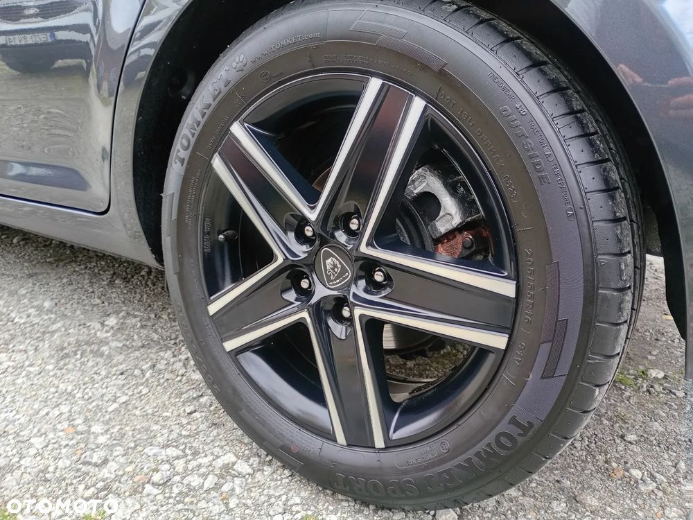 Kia Ceed - 33