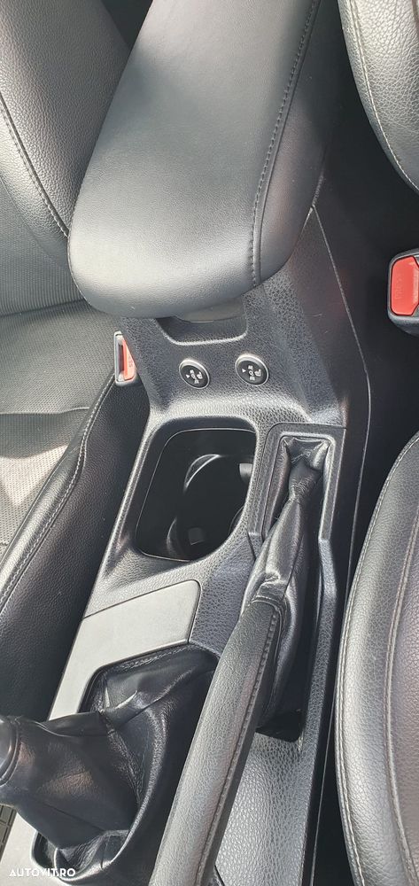 Toyota RAV4 - 8