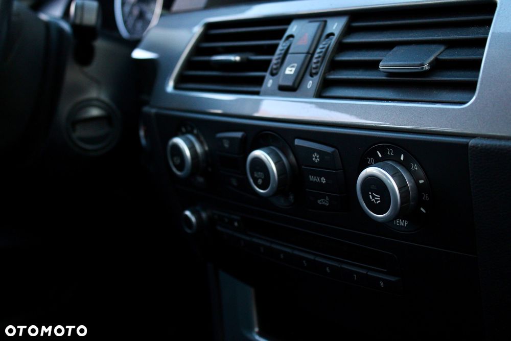 BMW Seria 5 520d Edition Exclusive - 11