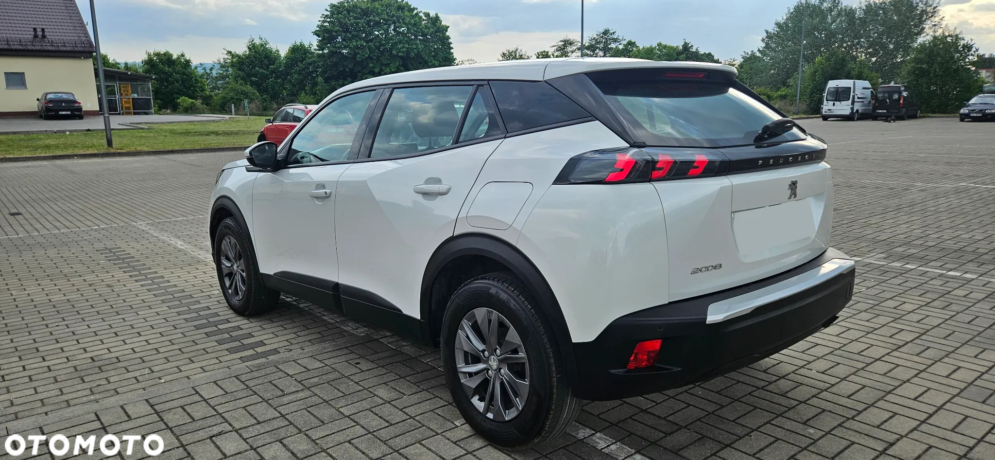 Peugeot 2008 PureTech 100 Allure - 2
