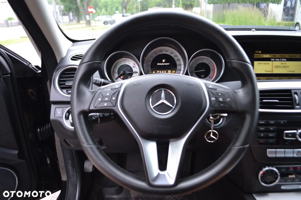 Mercedes-Benz Klasa C 220 CDI 7G-TRONIC Avantgarde Edition - 24