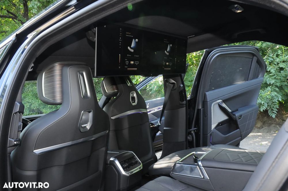 BMW Seria 7 740d xDrive MHEV - 33
