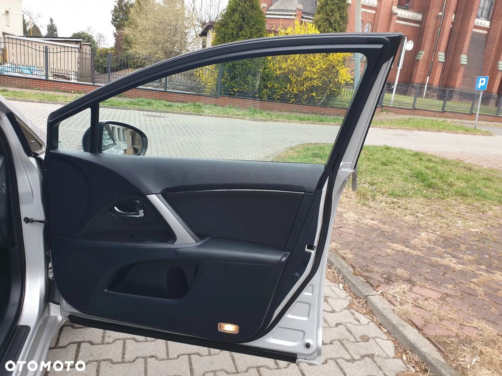 Toyota Avensis Touring Sports 1.8 Edition S+ - 29