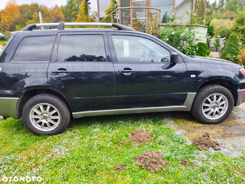 Mitsubishi Outlander 2.4 4WD Intense - 4