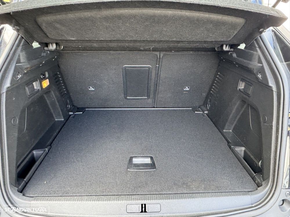 Peugeot 3008 1.2 PureTech Allure EAT8 - 11