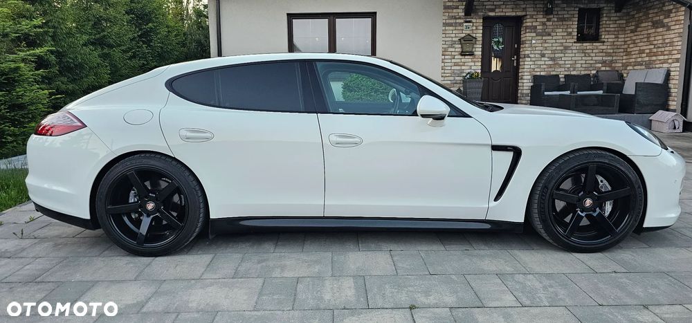 Porsche Panamera 4 - 10