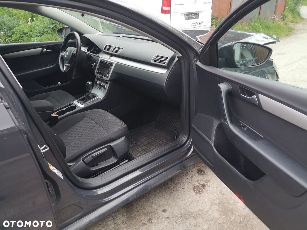Volkswagen Passat 1.6 TDI BlueMotion - 16
