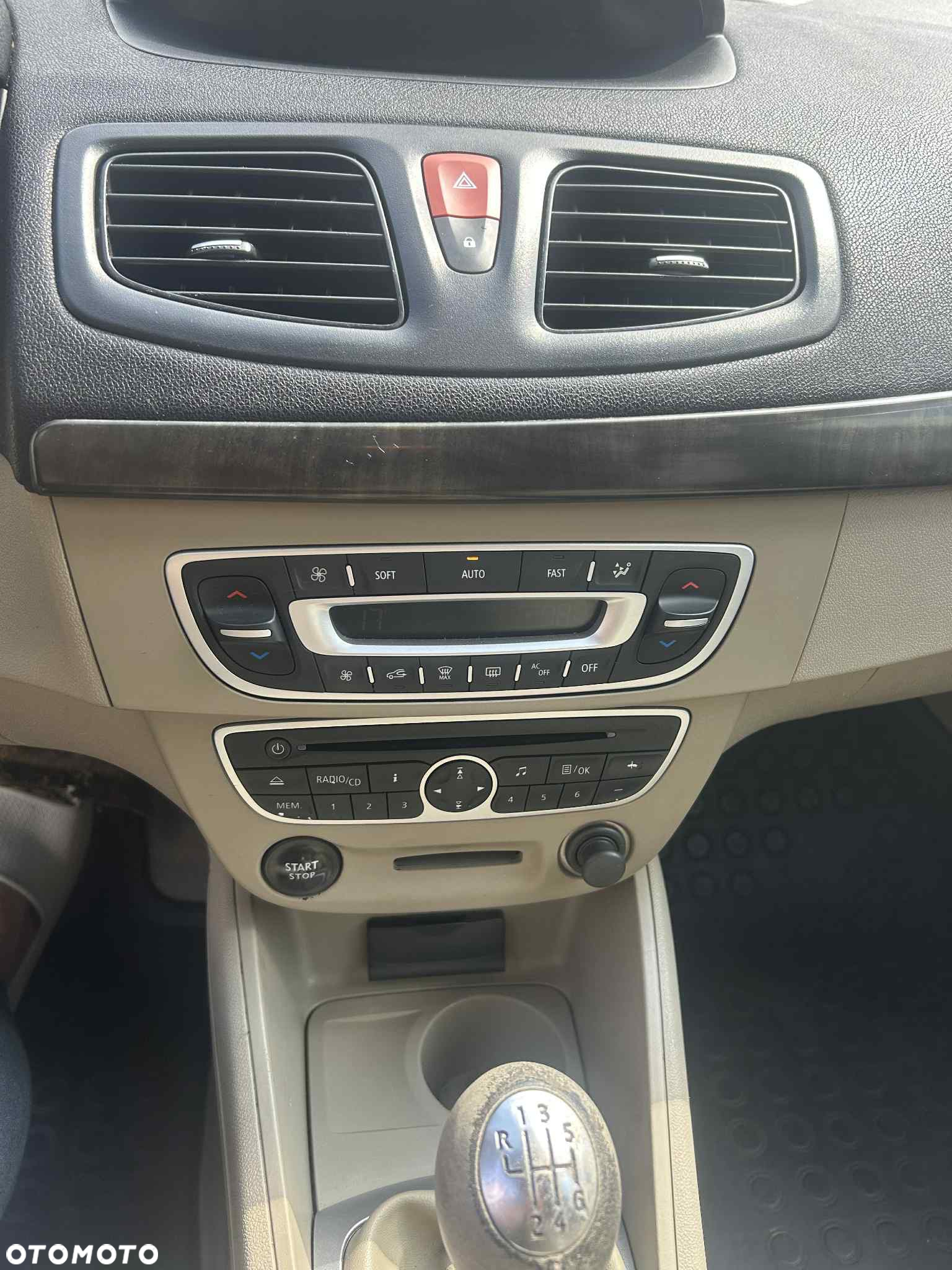 Renault Fluence 1.5 dCi Privilege - 8