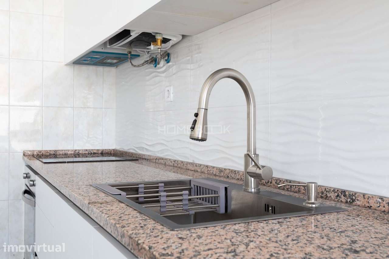 T2 Semi-Renovado com Charme e Luz Natural - Grande imagem: 3/22