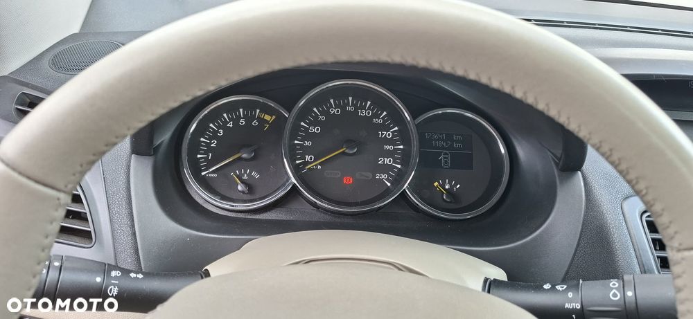 Renault Fluence ver-1-6-16v-expression - 18