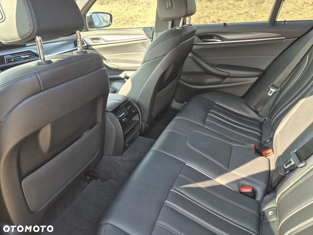 BMW Seria 5 520i M Sport Edition - 6