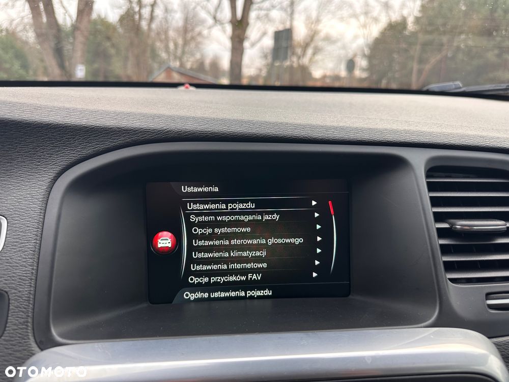 Volvo V60 D3 Momentum - 30