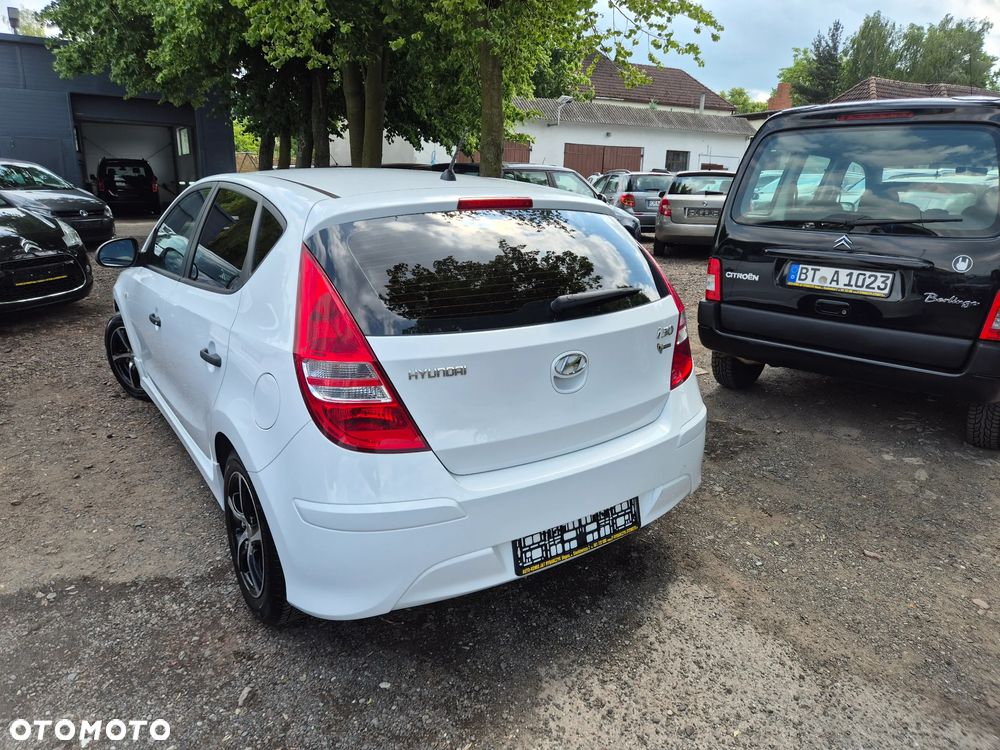 Hyundai i30 1.4 FIFA WM Edition - 9