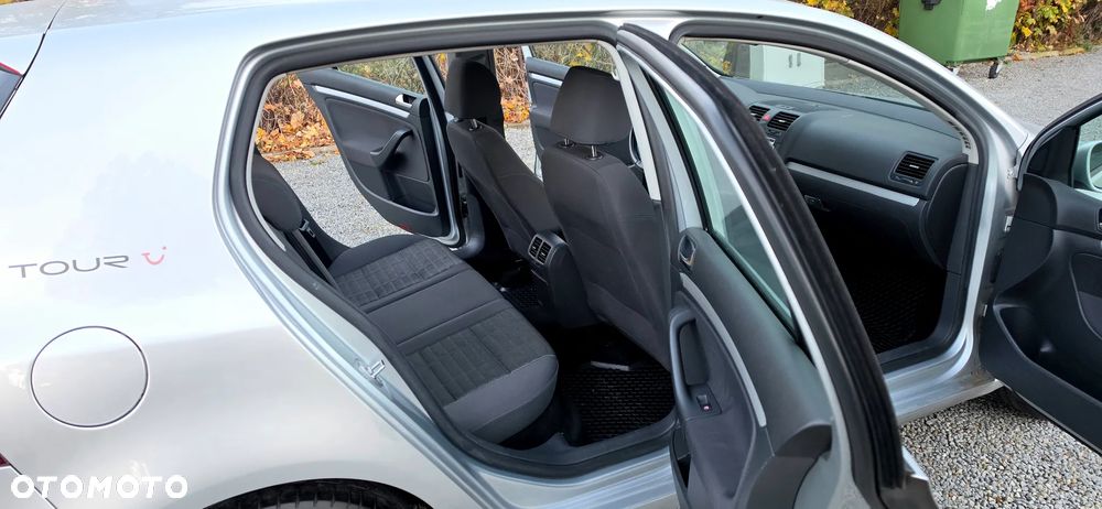 Volkswagen Golf - 27