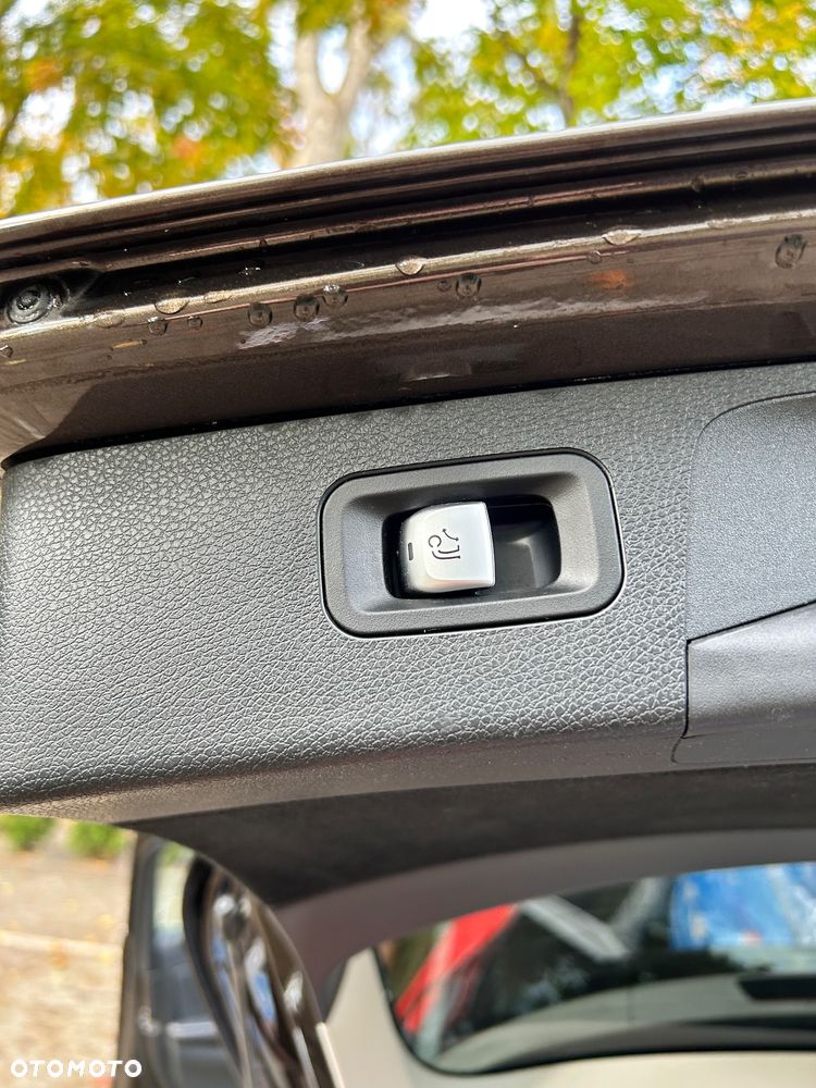 Mercedes-Benz Klasa E 220 d 9G-TRONIC - 9