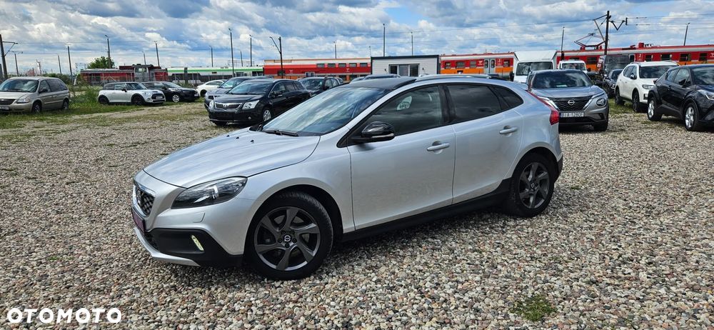 Volvo V40 Cross Country - 9