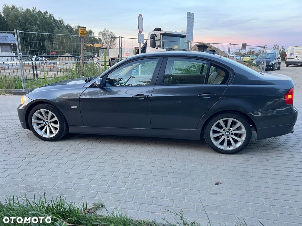 BMW Seria 3 318i - 8