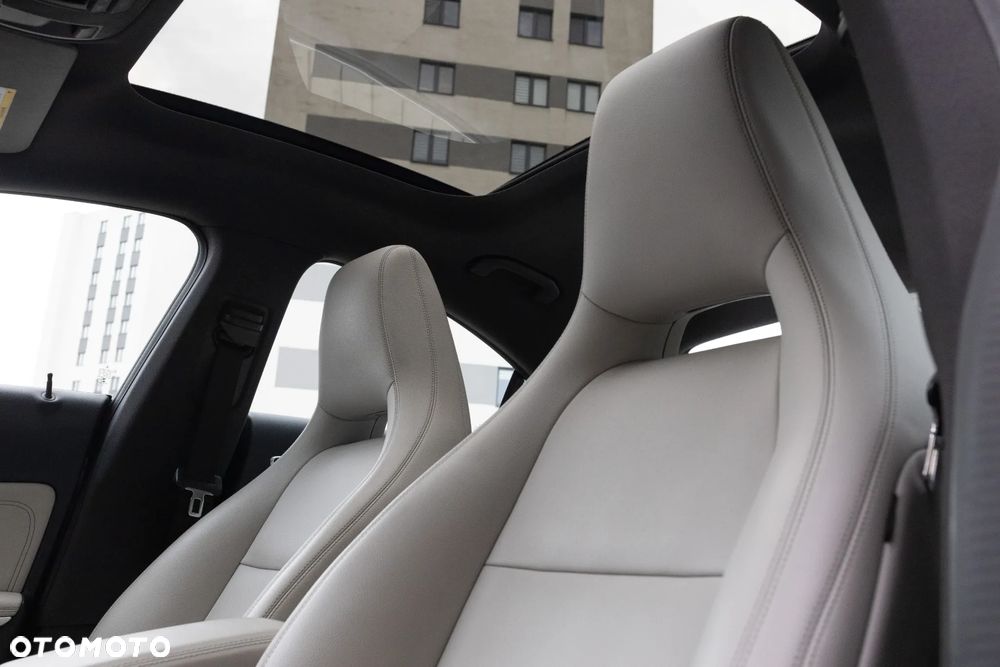 Mercedes-Benz CLA 250 7G-DCT AMG Line - 12