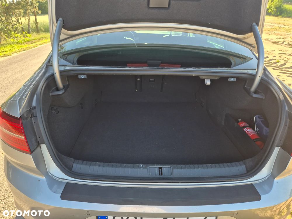 Volkswagen Passat - 6