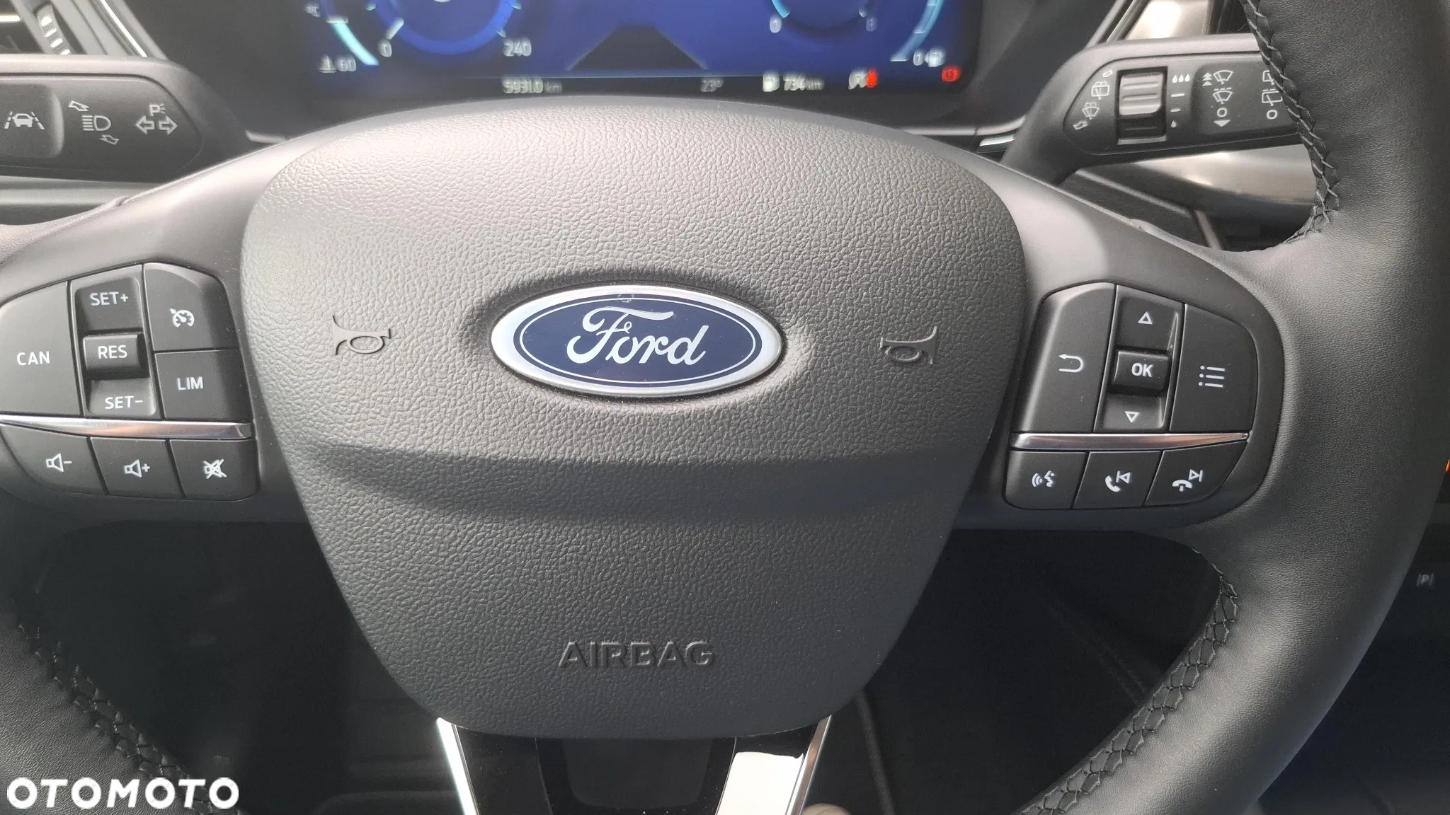 Ford Focus 1.0 EcoBoost Titanium X - 22