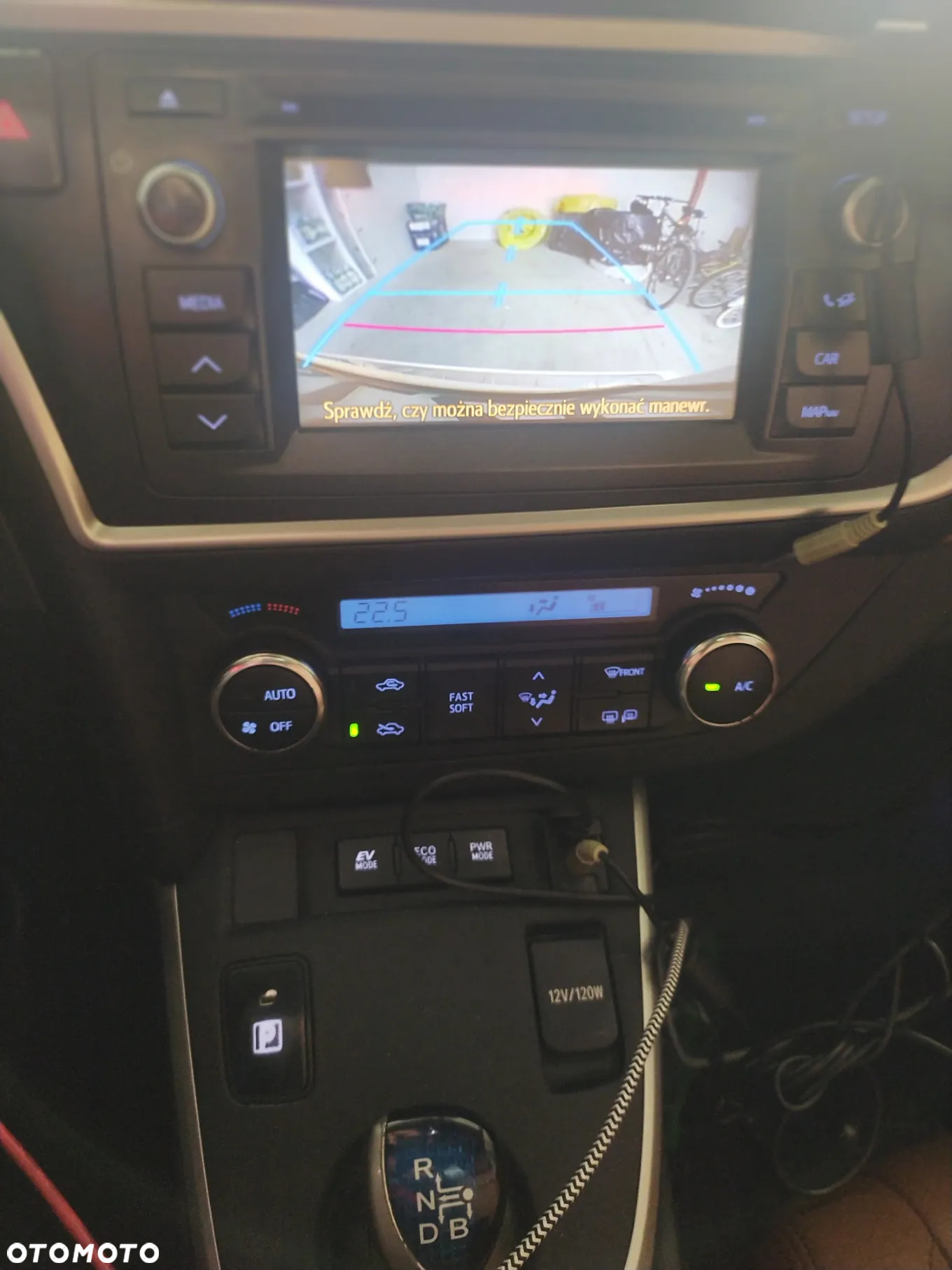 Toyota Auris 1.8 HSD Prestige NAVI - 8