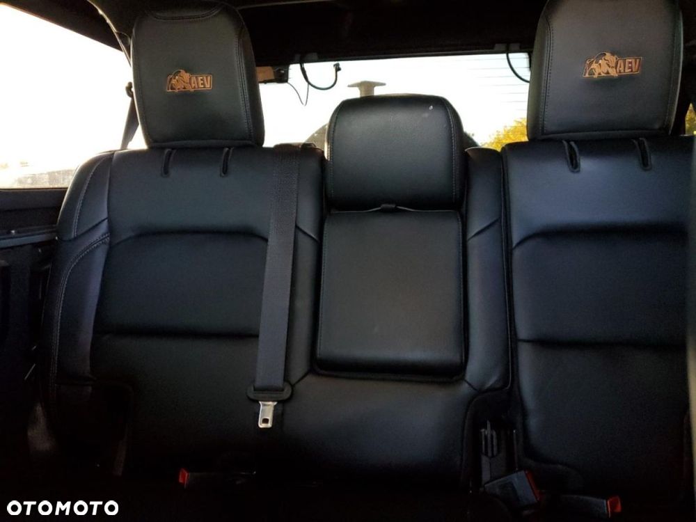Jeep Wrangler - 10