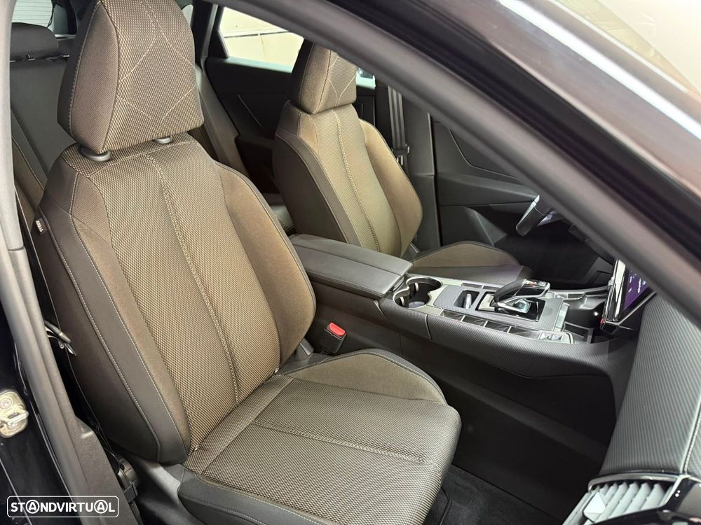 DS DS7 Crossback E-Tense Performance Line EAT8 - 16